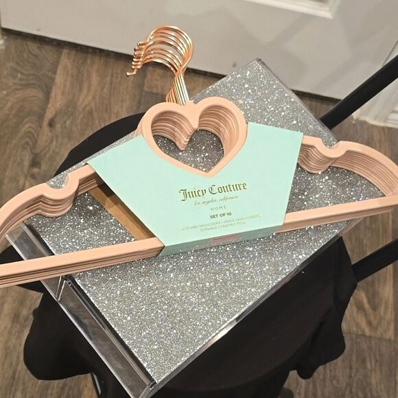 Juicy Couture Notched Shoulder Space Saving Heart Top Set of 10 Hangers- Pink - Picture 2 of 10
